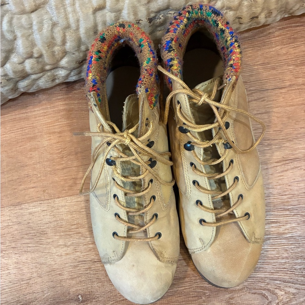 Vintage Tan Suede Hiking Boots Women's 8.5 Lace Up Outdoor Boho
